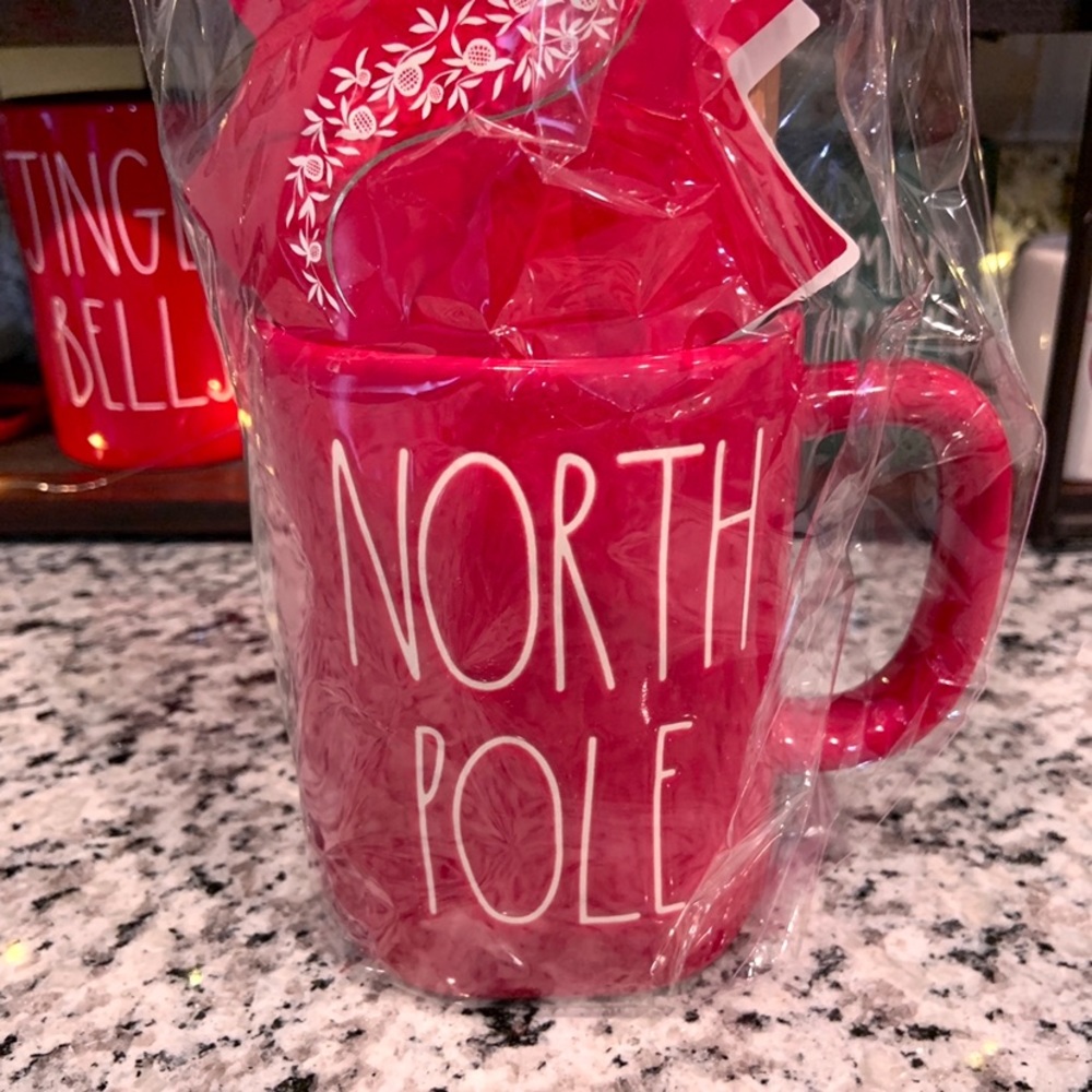 North Pole Mug Gift Set | Rae Dunn